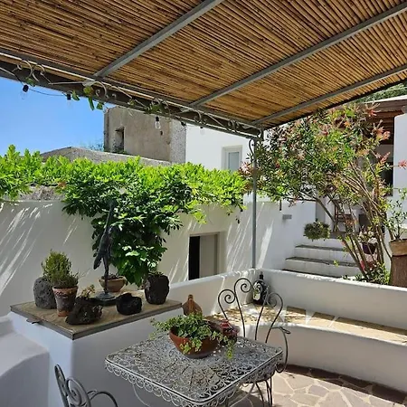 Margot - Authentic Sea View Countryside Apartman Lipari