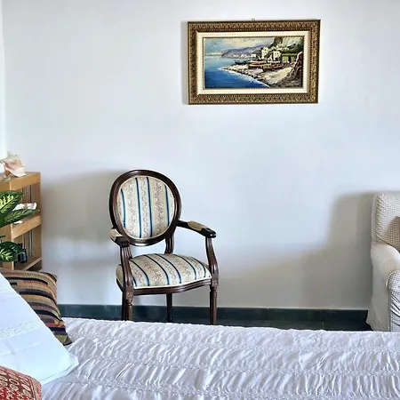 Margot - Authentic Sea View Countryside *