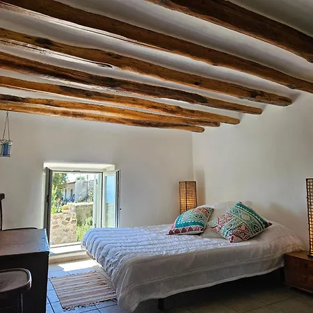 Margot - Authentic Sea View Countryside *