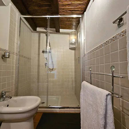 Margot - Authentic Sea View Countryside *