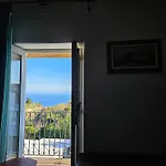 Margot - Authentic Seaview Countryside & Apartment