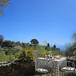 Margot - Authentic Seaview Countryside & *