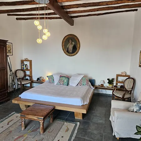 Villa Margot - Authentic Seaview Countryside Villa & Apartments شقة