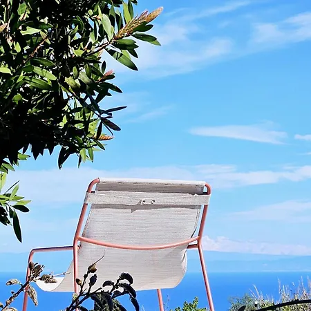 Margot - Authentic Sea View Countryside 아파트 리파리