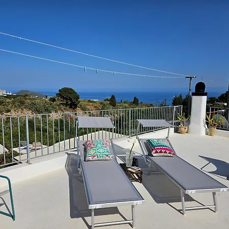 Margot - Authentic Sea View Countryside Apartment