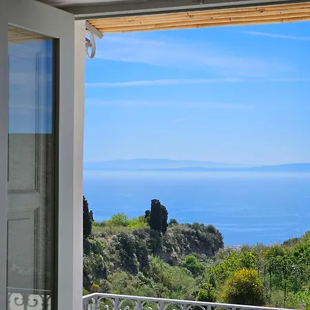 Margot - Authentic Sea View Countryside 아파트 리파리