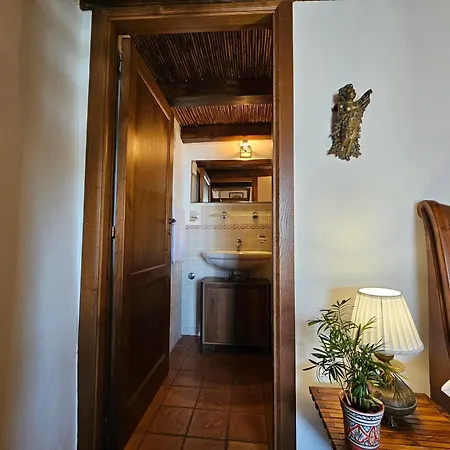 Margot - Authentic Sea View Countryside