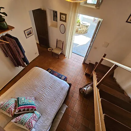 Margot - Authentic Sea View Countryside *