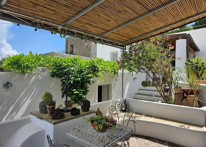 Margot - Authentic Sea View Countryside Apartment Lipari (Isola Lipari)