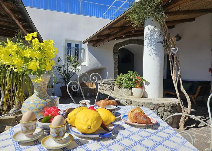 Апартаменты Margot - Authentic Sea View Countryside Липари