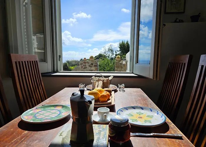 Margot - Authentic Sea View Countryside *