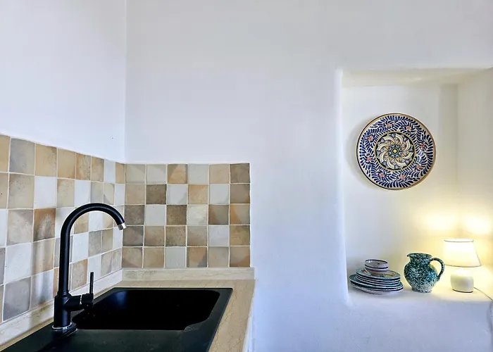 Villa Margot - Authentic Seaview Countryside Villa & Apartments * ليباري