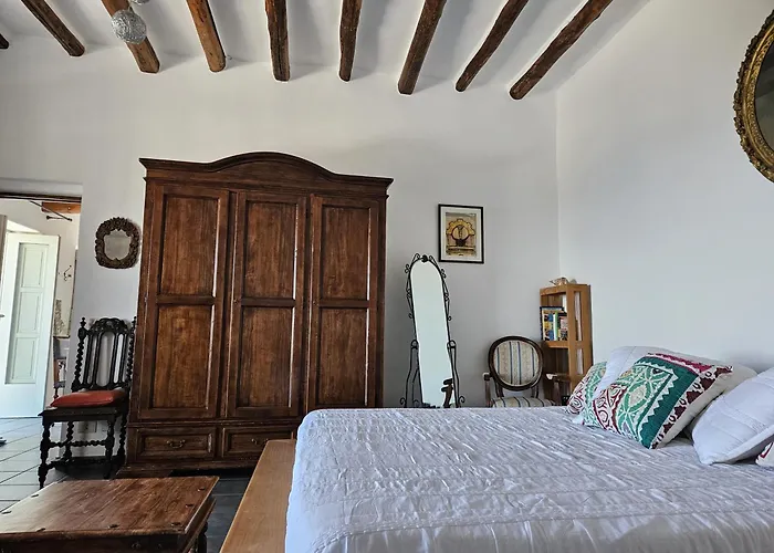 Villa Margot - Authentic Seaview Countryside Villa & Apartments *