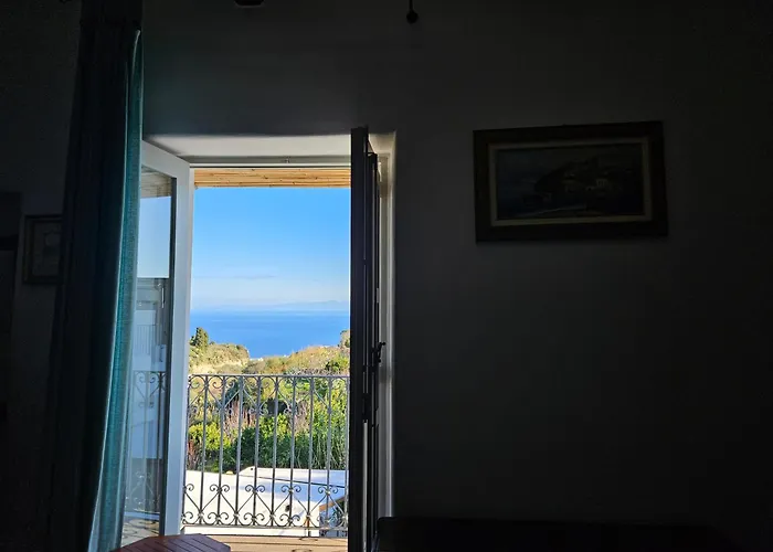 Villa Margot - Authentic Seaview Countryside Villa & Apartments شقة