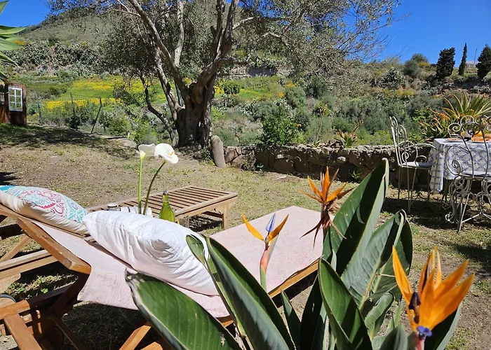 شقة Villa Margot - Authentic Seaview Countryside Villa & Apartments