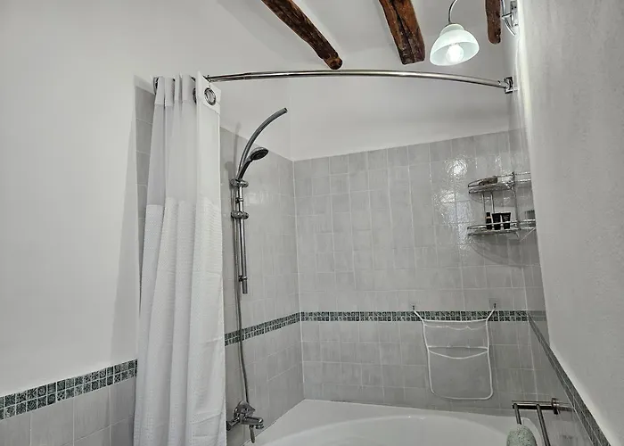 شقة Villa Margot - Authentic Seaview Countryside Villa & Apartments ليباري