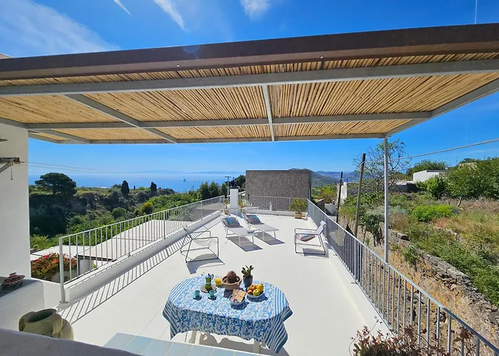 شقة Villa Margot - Authentic Seaview Countryside Villa & Apartments *