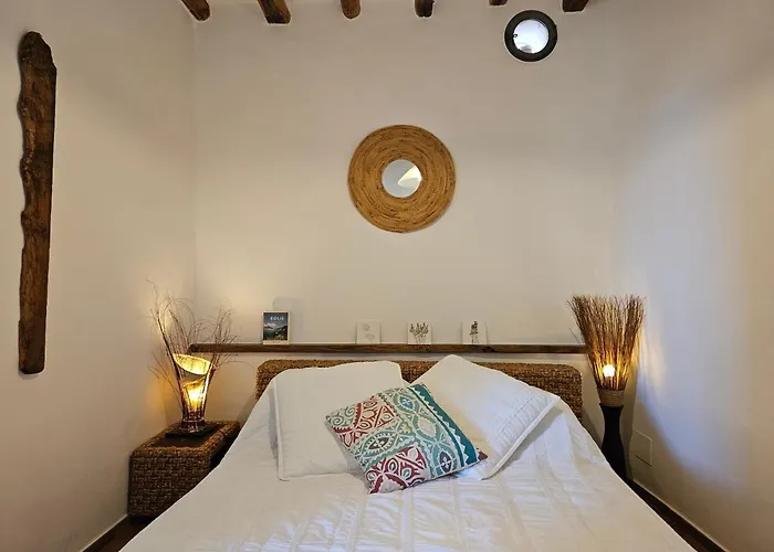 Villa Margot - Authentic Seaview Countryside Villa & Apartments شقة