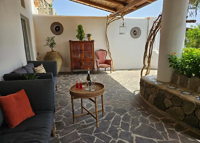 شقة Villa Margot - Authentic Seaview Countryside Villa & Apartments