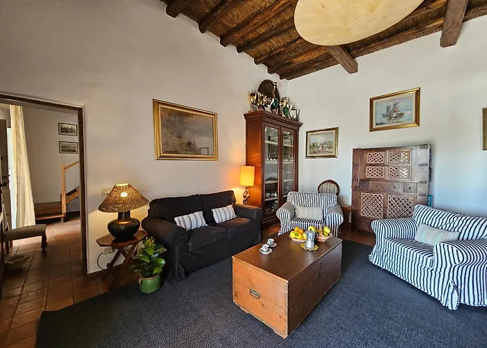 Villa Margot - Authentic Seaview Countryside Villa & Apartments شقة ليباري