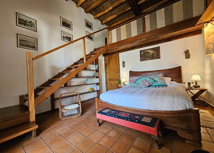 شقة Villa Margot - Authentic Seaview Countryside Villa & Apartments *