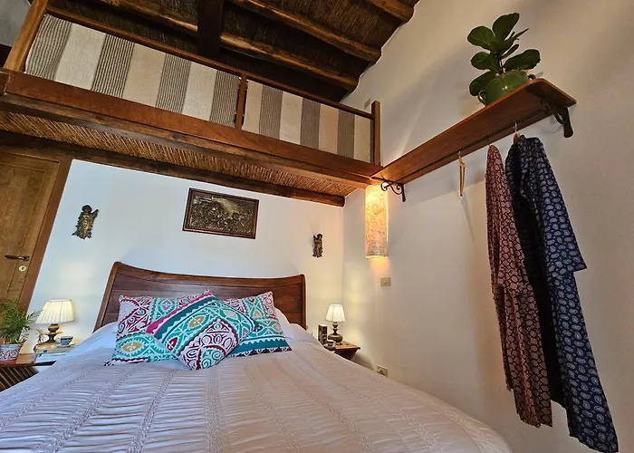 شقة Villa Margot - Authentic Seaview Countryside Villa & Apartments *